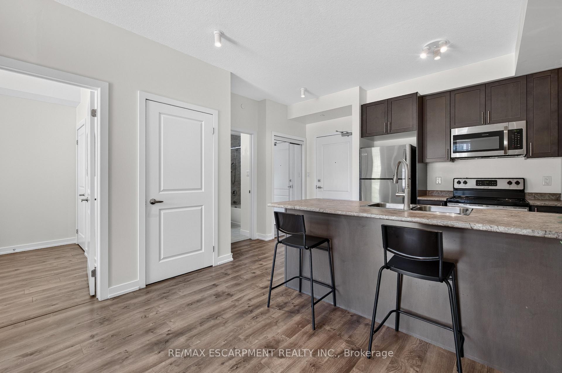 Photo 15 of Unit 123, 101 Shoreview Place, Hamilton, Lakeshore — HOMEH
