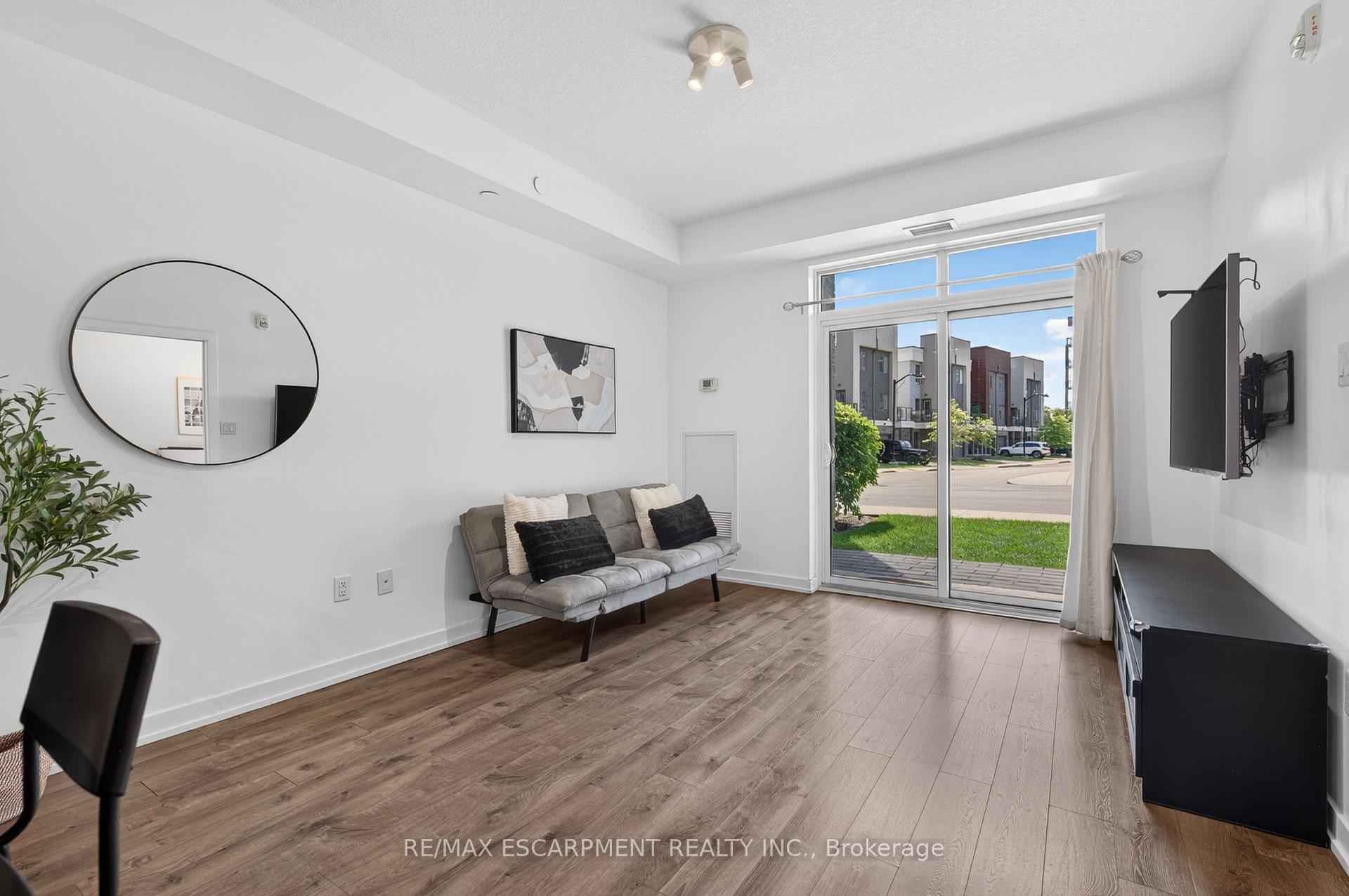 Photo 16 of Unit 123, 101 Shoreview Place, Hamilton, Lakeshore — HOMEH