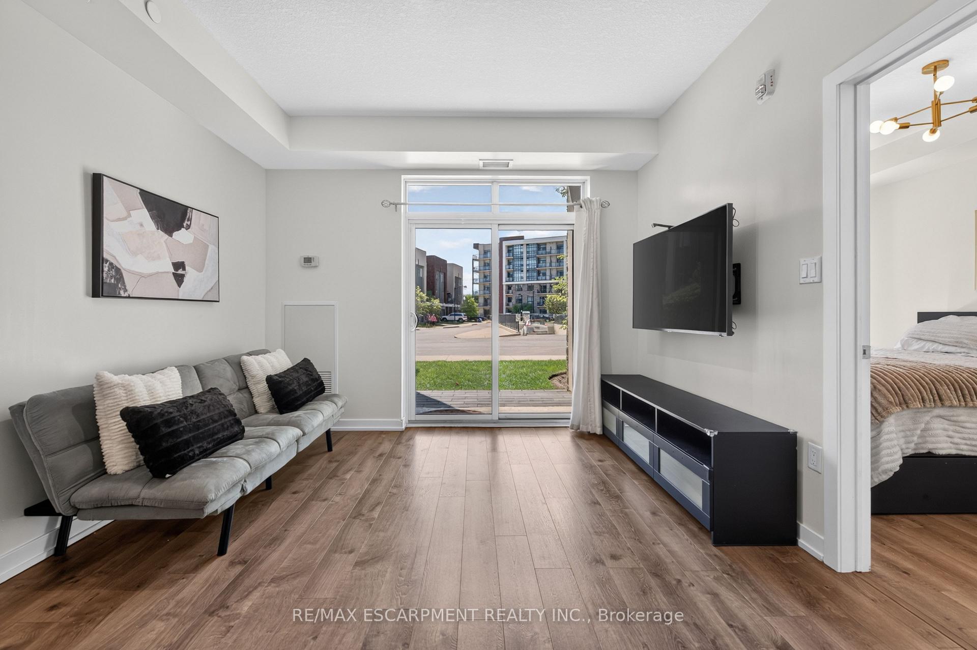 Photo 17 of Unit 123, 101 Shoreview Place, Hamilton, Lakeshore — HOMEH
