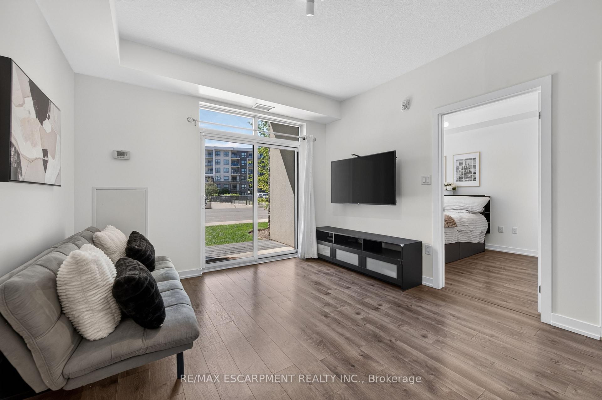 Photo 18 of Unit 123, 101 Shoreview Place, Hamilton, Lakeshore — HOMEH