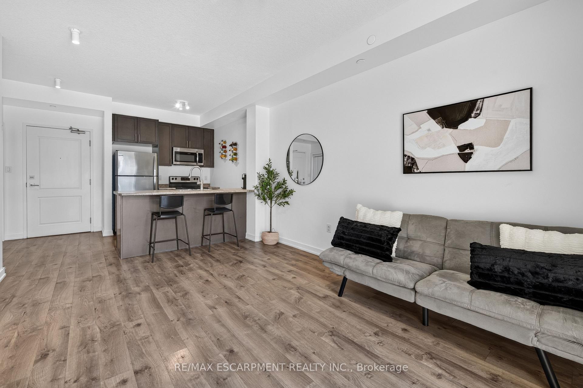 Photo 19 of Unit 123, 101 Shoreview Place, Hamilton, Lakeshore — HOMEH