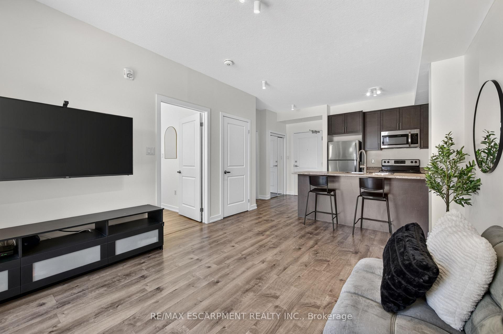 Photo 20 of Unit 123, 101 Shoreview Place, Hamilton, Lakeshore — HOMEH