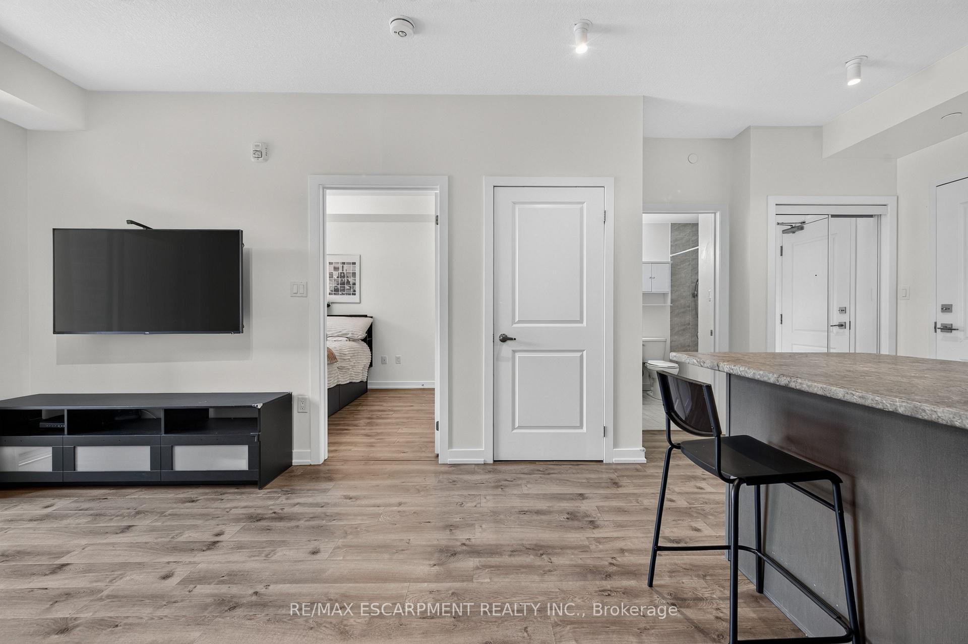Photo 21 of Unit 123, 101 Shoreview Place, Hamilton, Lakeshore — HOMEH