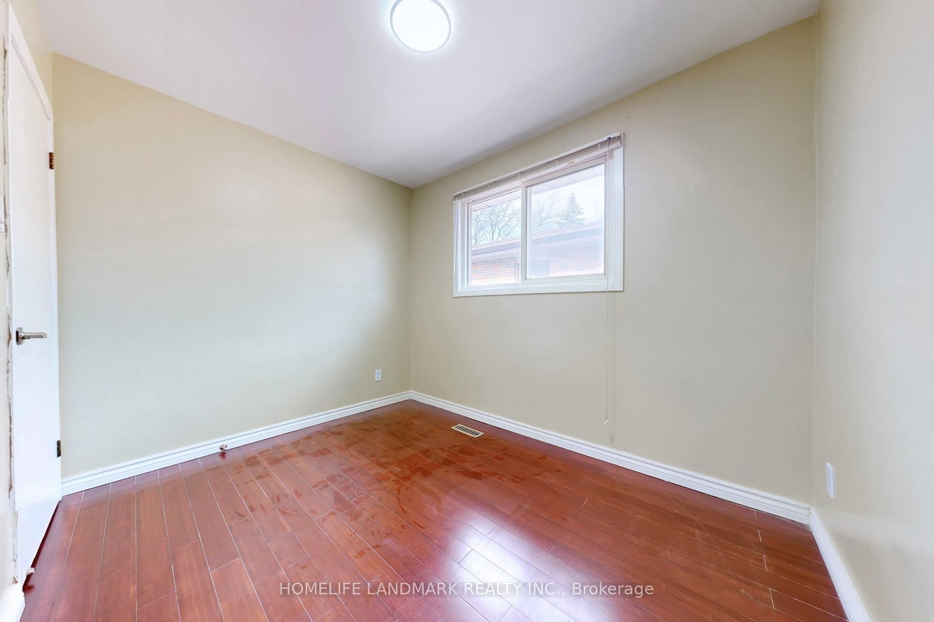 Photo 16 of 225 Pineway Boulevard, North York, Bayview Woods-Steeles — HOMEH