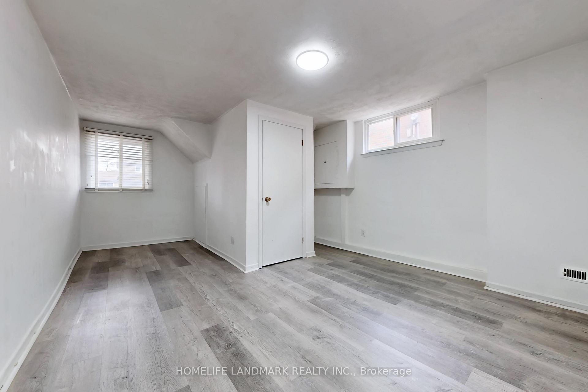Photo 25 of 225 Pineway Boulevard, North York, Bayview Woods-Steeles — HOMEH