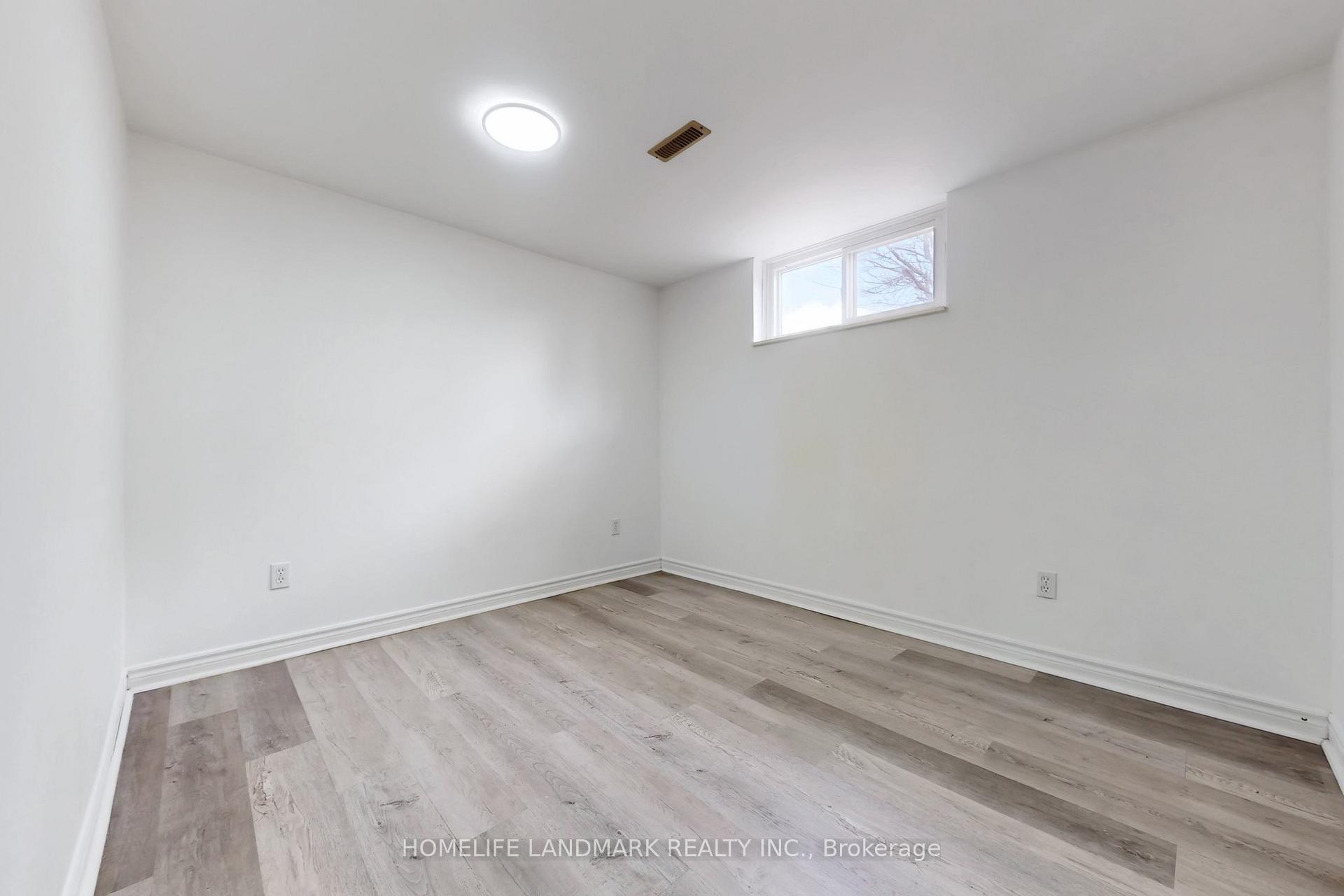 Photo 26 of 225 Pineway Boulevard, North York, Bayview Woods-Steeles — HOMEH