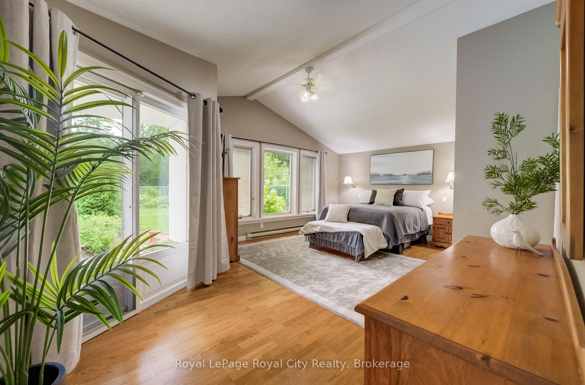 Photo 15 of 24 Maplewood Drive, Guelph, Dovercliffe Park/Old University — HOMEH