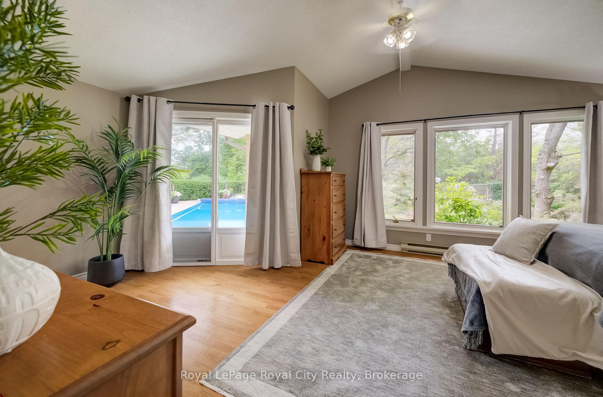 Photo 16 of 24 Maplewood Drive, Guelph, Dovercliffe Park/Old University — HOMEH