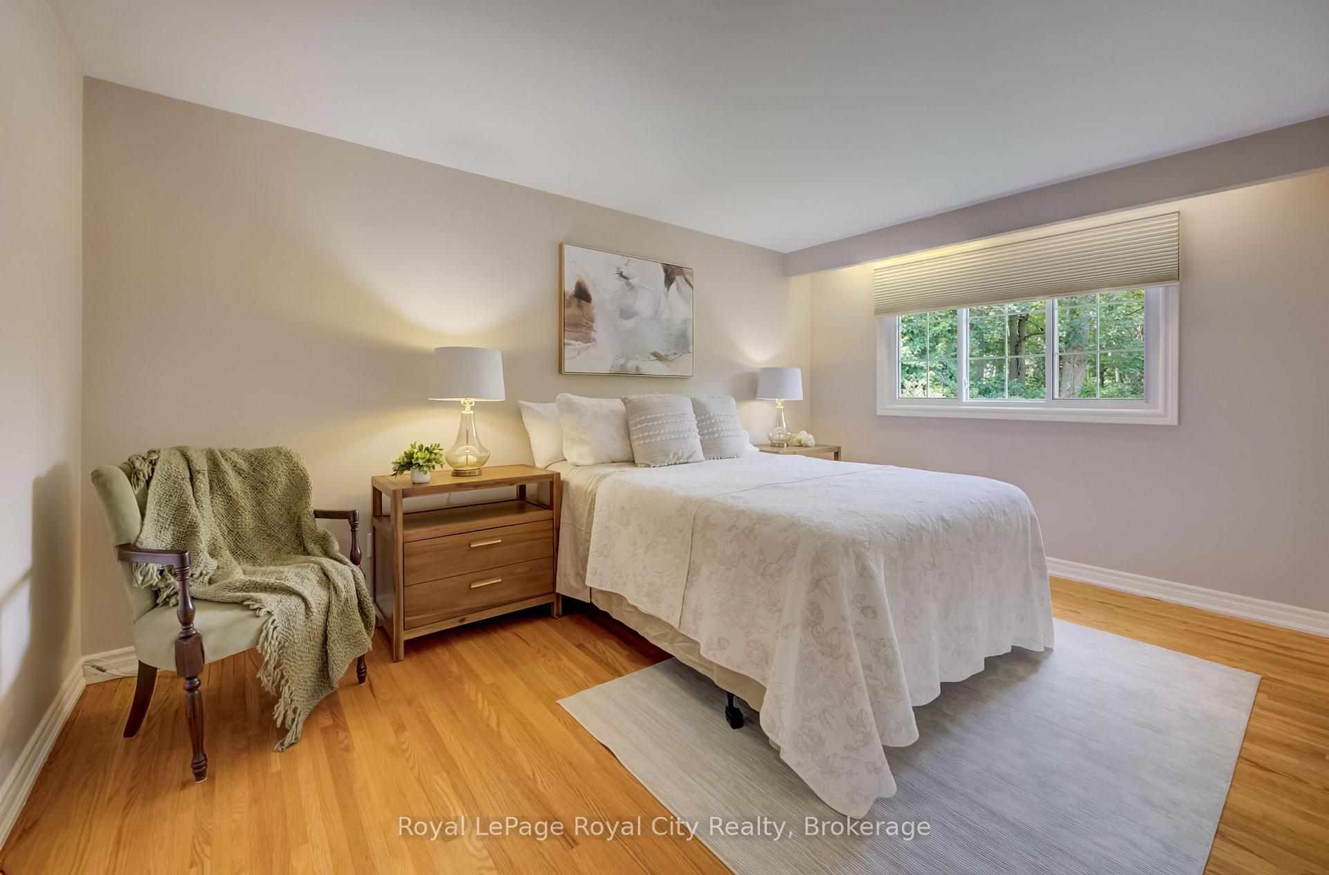 Photo 20 of 24 Maplewood Drive, Guelph, Dovercliffe Park/Old University — HOMEH