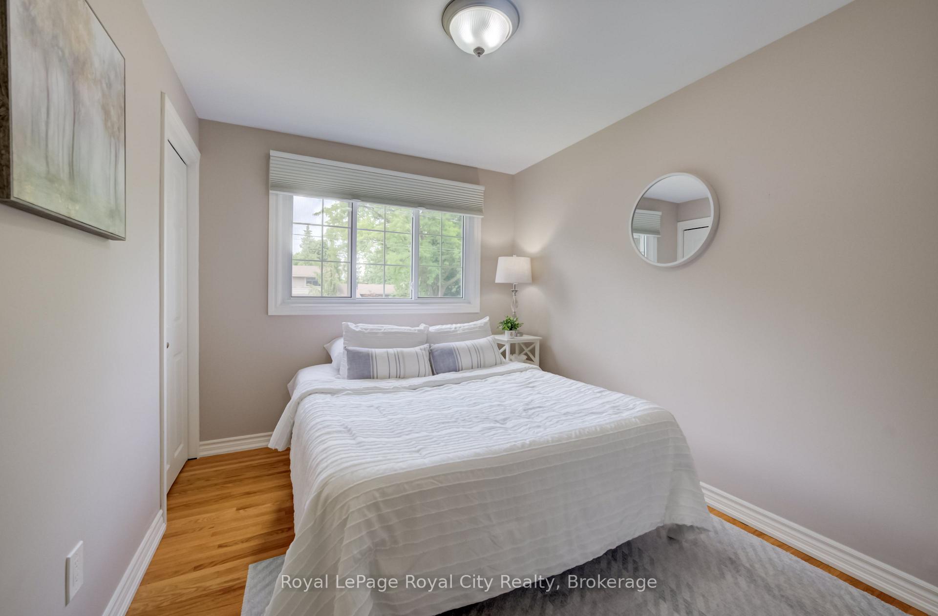 Photo 22 of 24 Maplewood Drive, Guelph, Dovercliffe Park/Old University — HOMEH