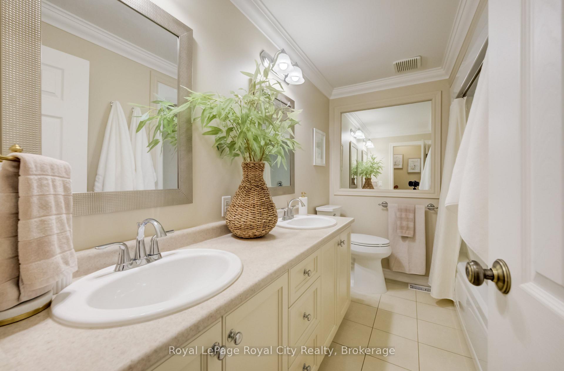 Photo 23 of 24 Maplewood Drive, Guelph, Dovercliffe Park/Old University — HOMEH