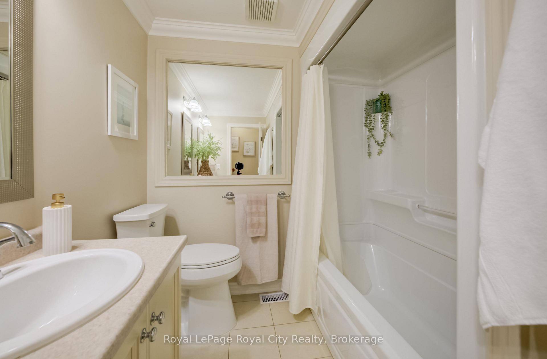 Photo 24 of 24 Maplewood Drive, Guelph, Dovercliffe Park/Old University — HOMEH