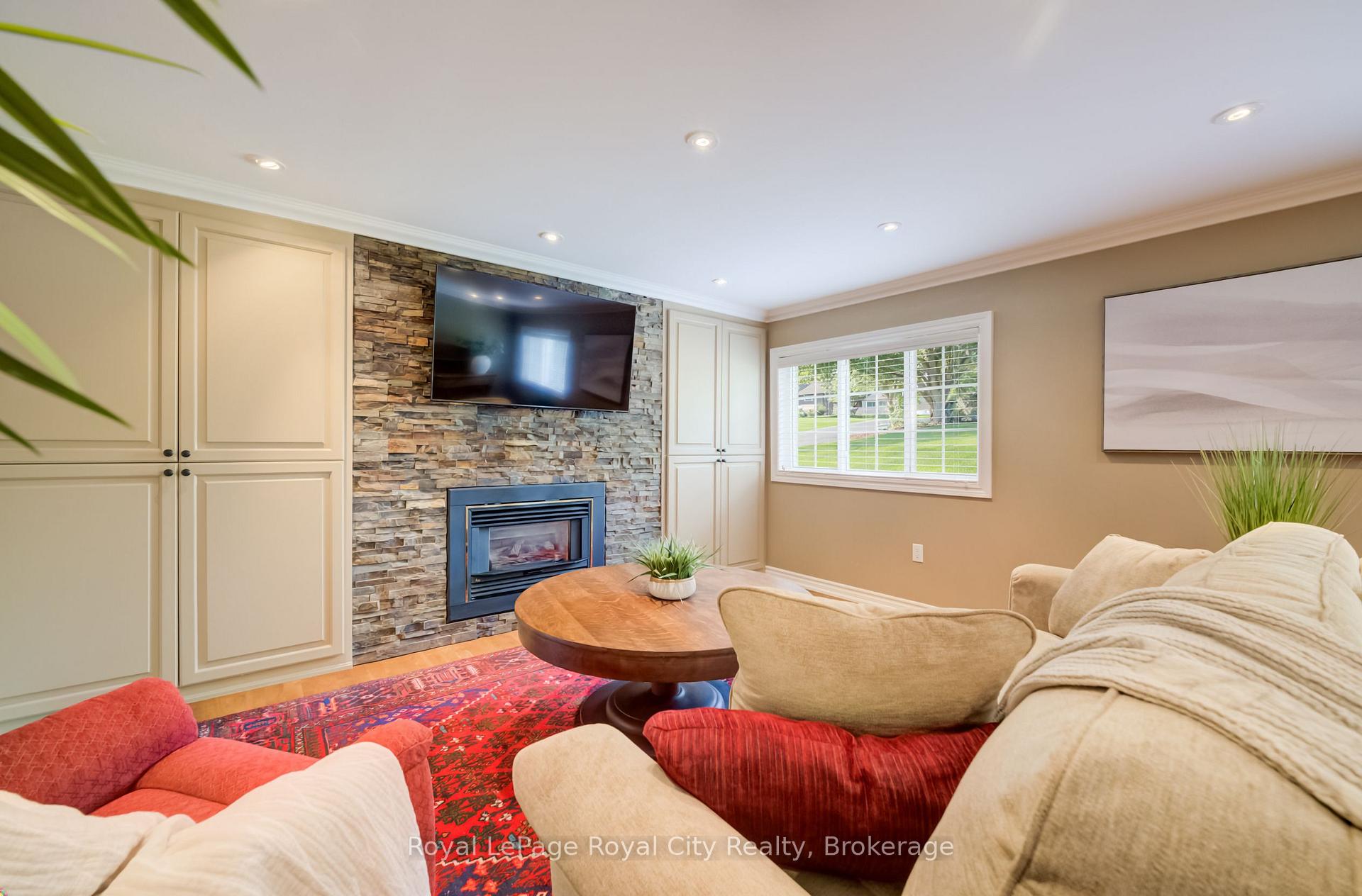 Photo 25 of 24 Maplewood Drive, Guelph, Dovercliffe Park/Old University — HOMEH