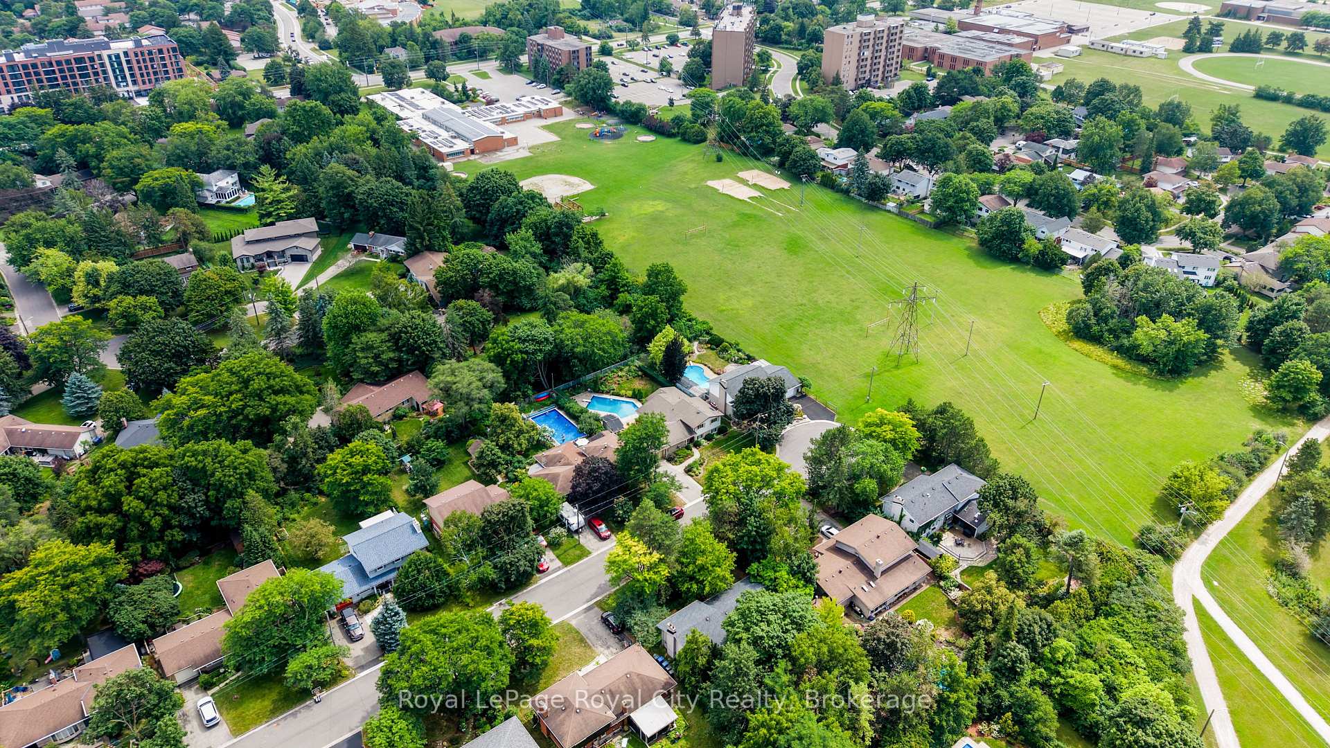 Photo 30 of 24 Maplewood Drive, Guelph, Dovercliffe Park/Old University — HOMEH