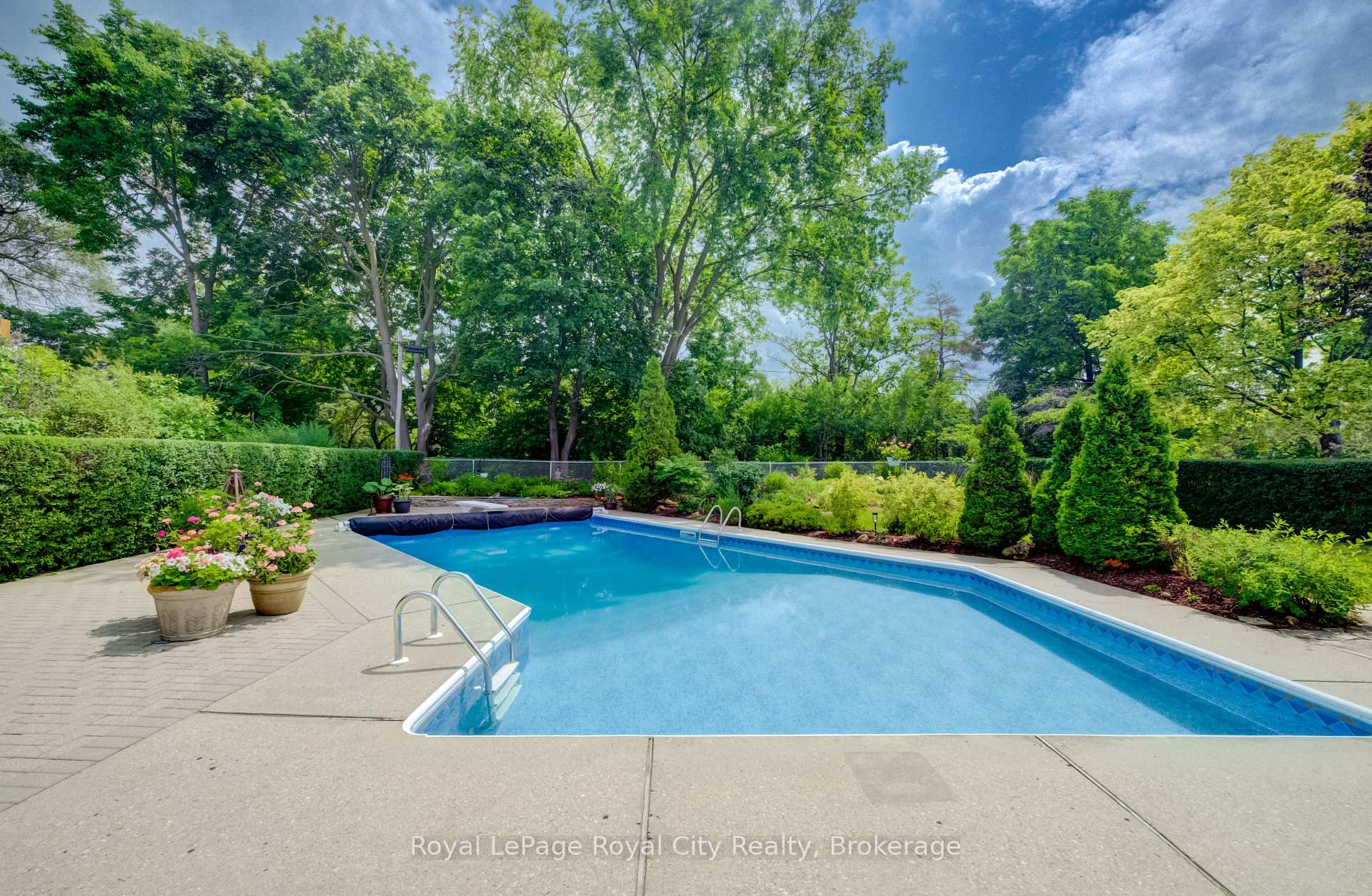 Photo 41 of 24 Maplewood Drive, Guelph, Dovercliffe Park/Old University — HOMEH
