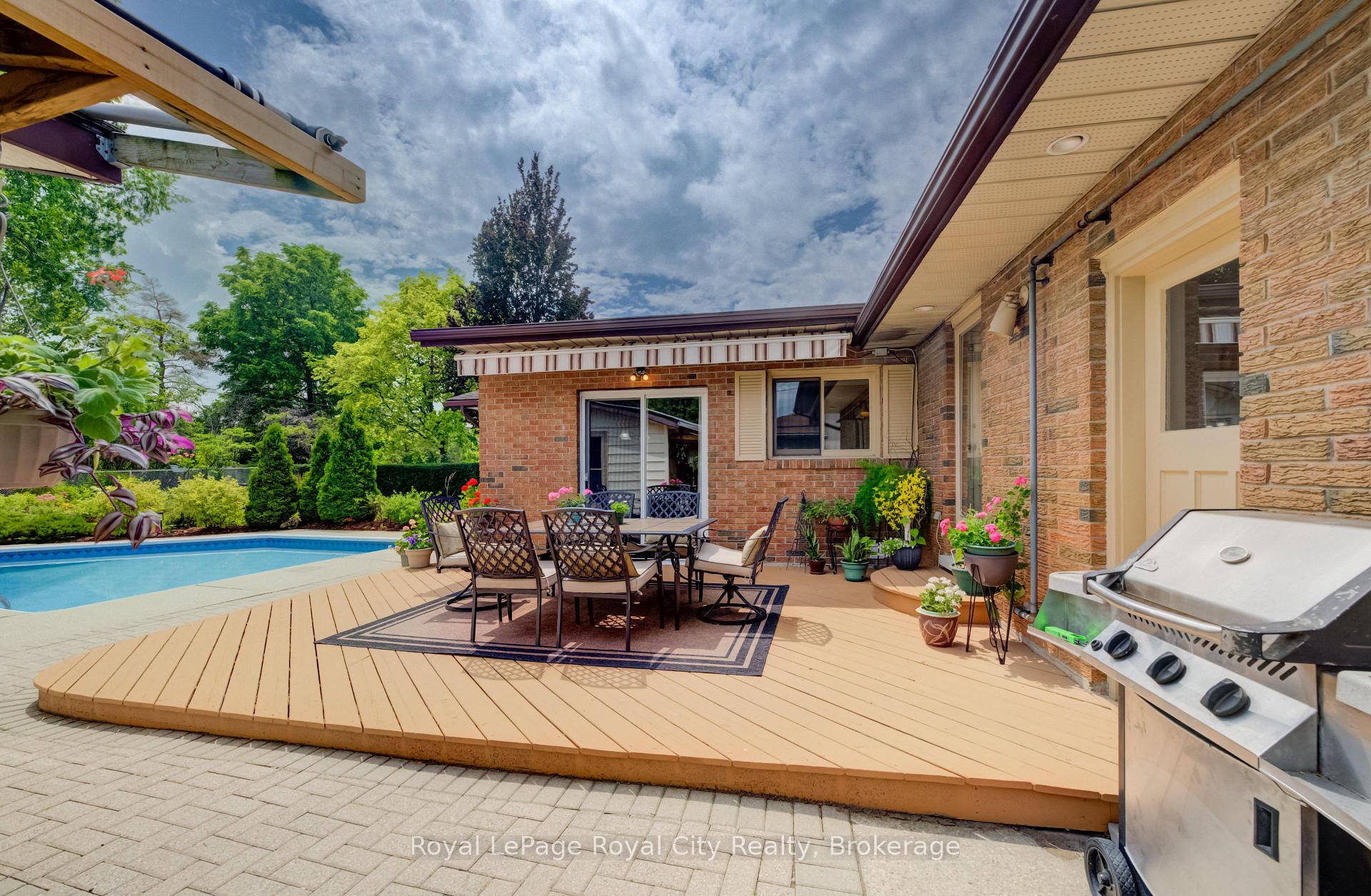 Photo 42 of 24 Maplewood Drive, Guelph, Dovercliffe Park/Old University — HOMEH