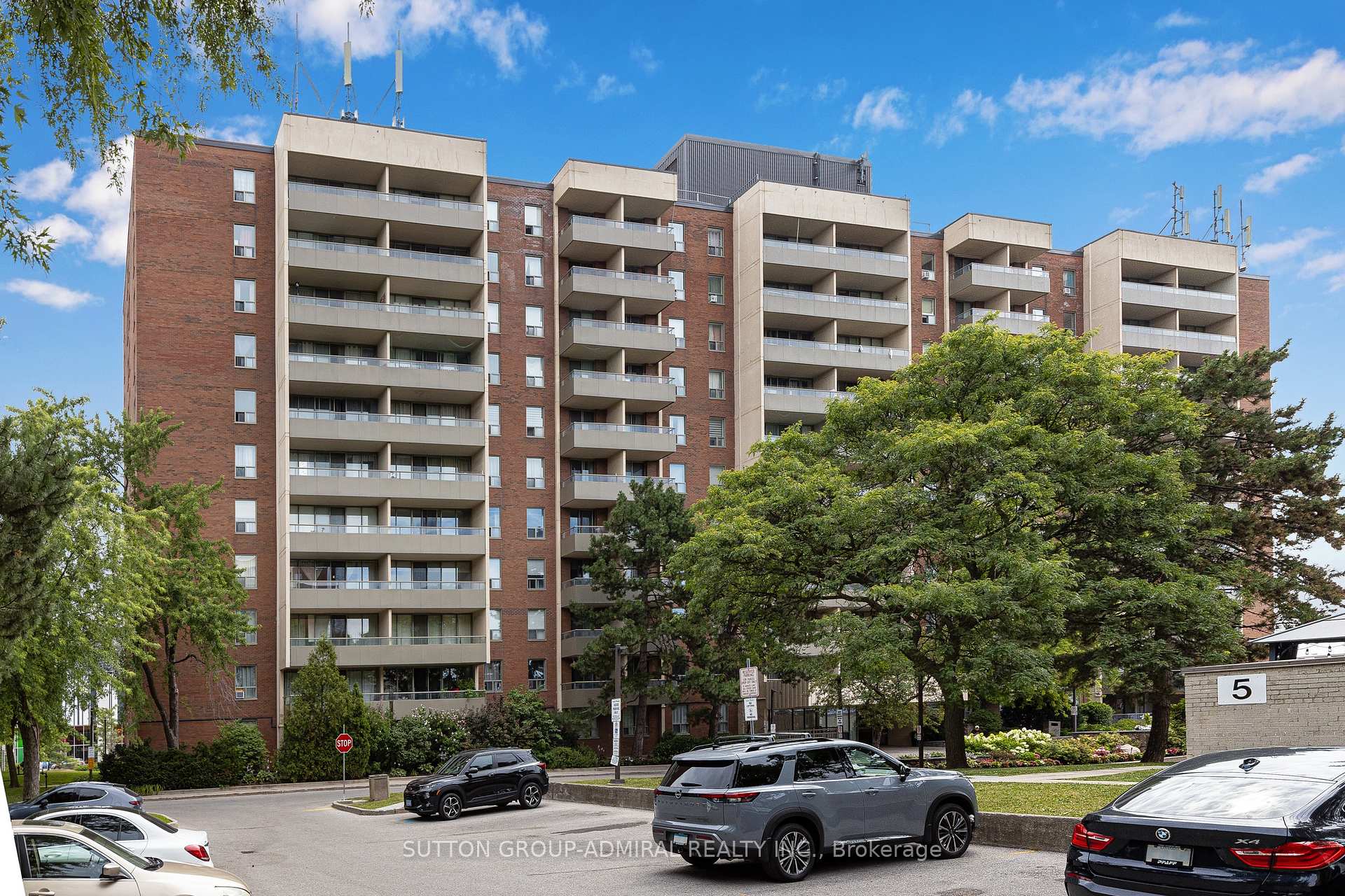 Photo 2 of Unit 513, 1 Four Winds Drive, North York, York University Heights — HOMEH