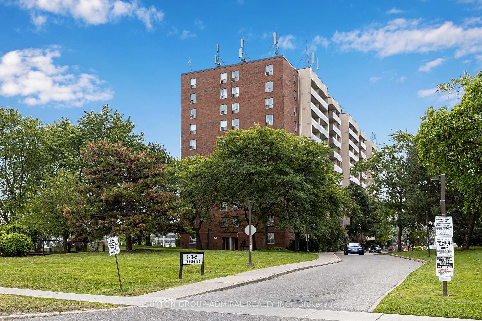 Photo 4 of Unit 513, 1 Four Winds Drive, North York, York University Heights — HOMEH
