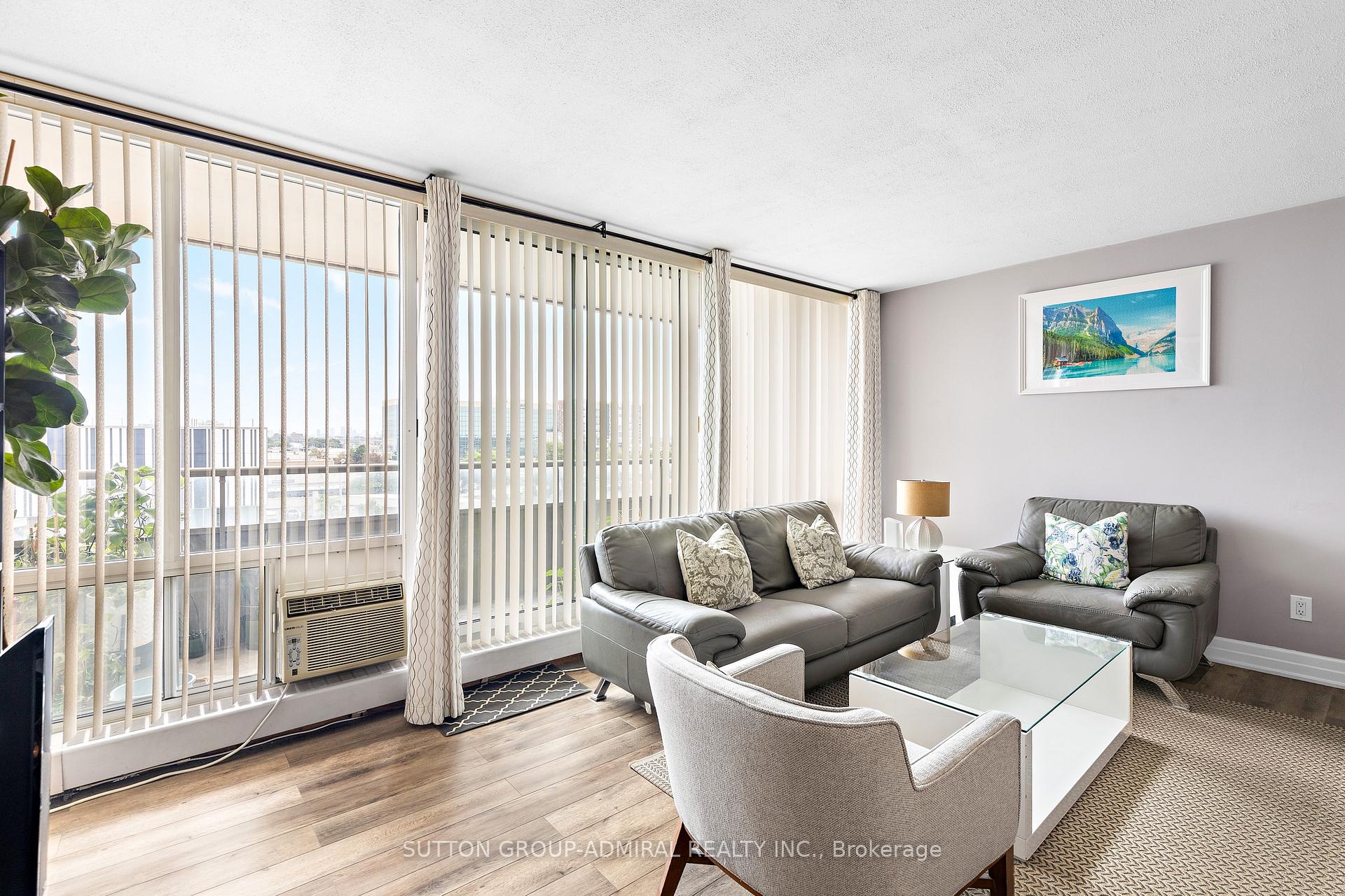 Photo 10 of Unit 513, 1 Four Winds Drive, North York, York University Heights — HOMEH