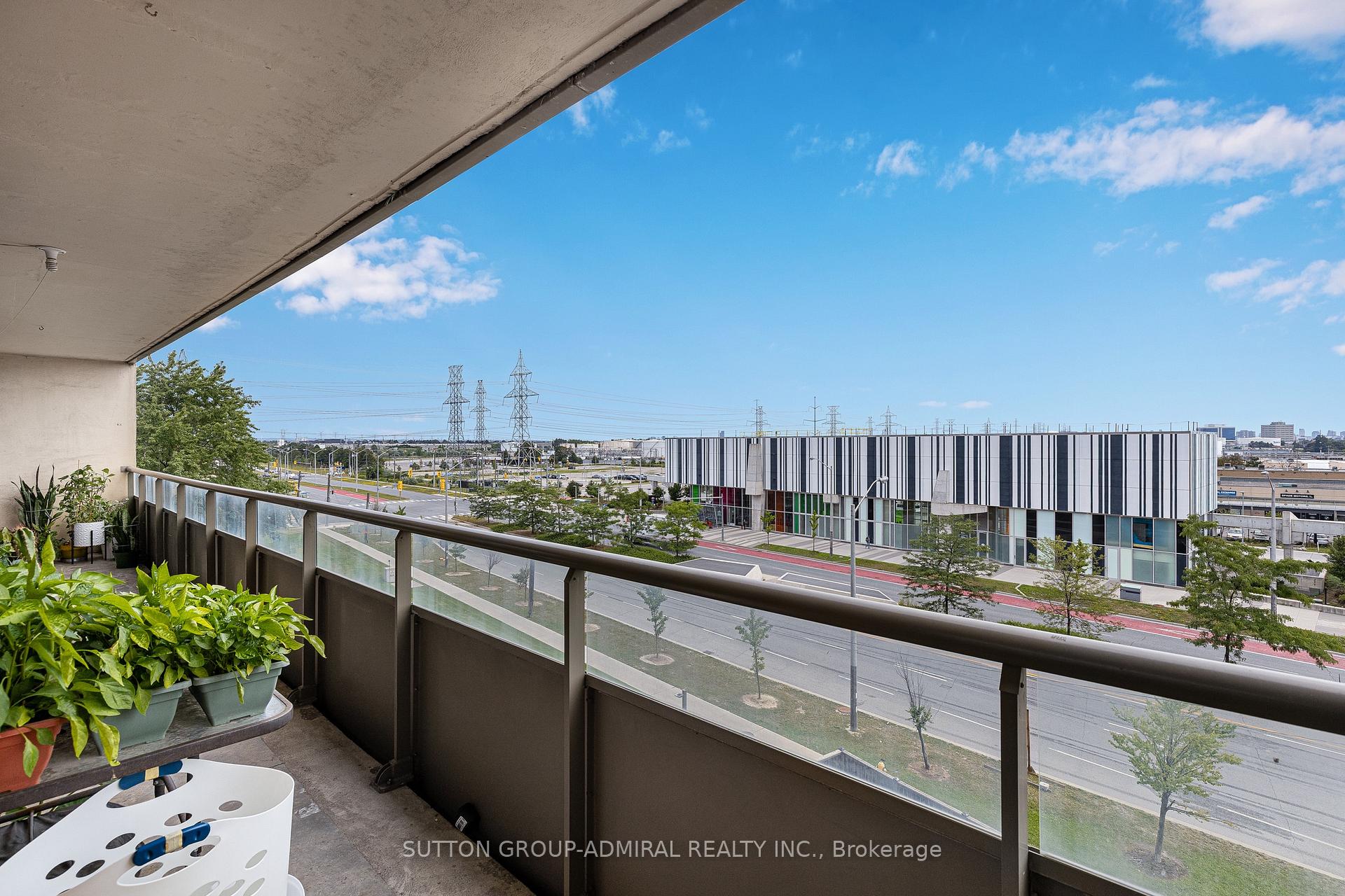 Photo 14 of Unit 513, 1 Four Winds Drive, North York, York University Heights — HOMEH