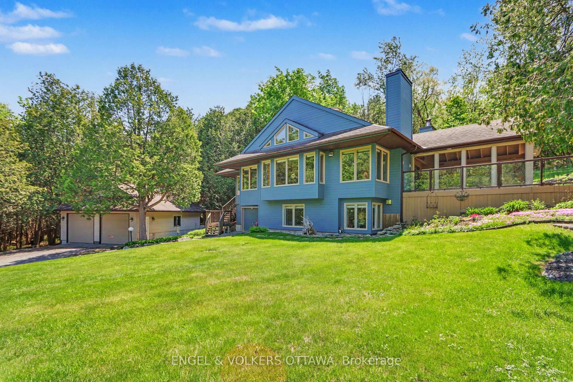 Photo 2 of 4637 Northwoods Drive, Ottawa, Constance Bay — HOMEH