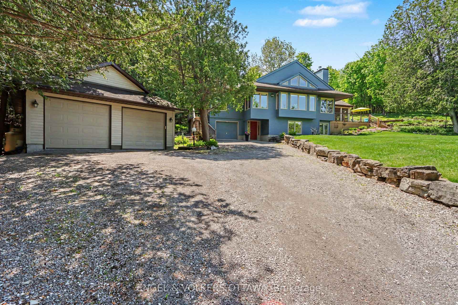 Photo 3 of 4637 Northwoods Drive, Ottawa, Constance Bay — HOMEH