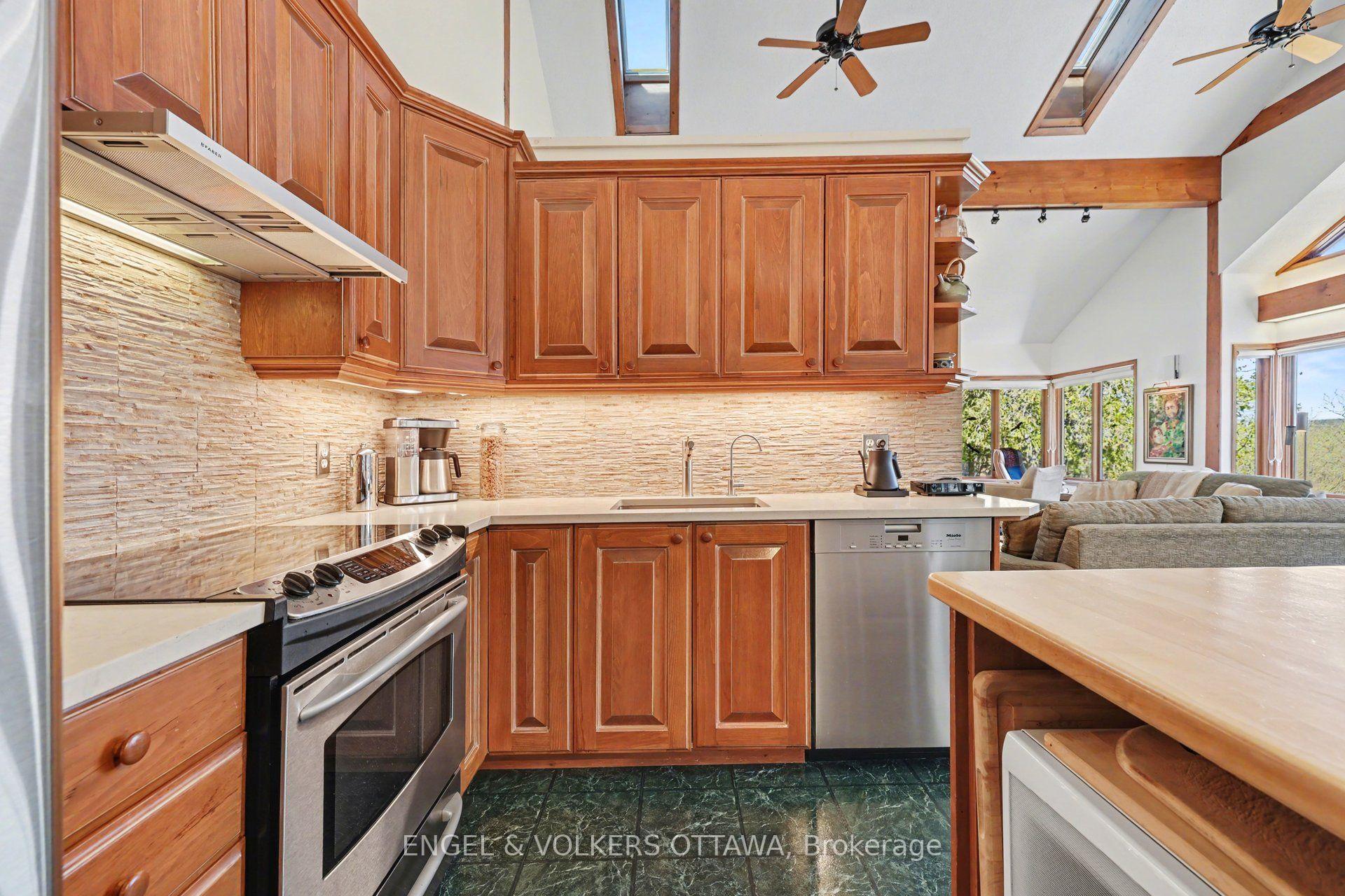 Photo 22 of 4637 Northwoods Drive, Ottawa, Constance Bay — HOMEH