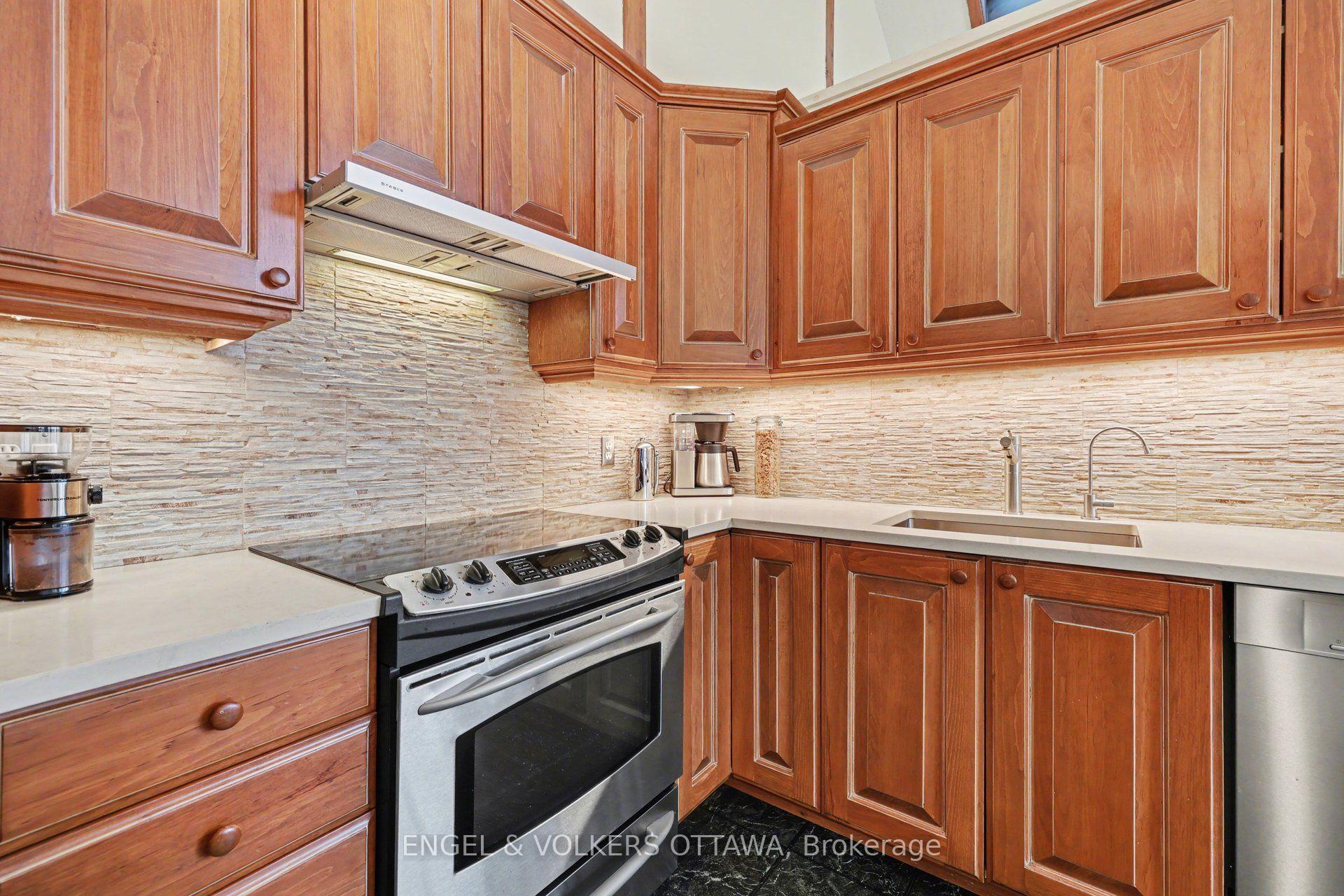 Photo 24 of 4637 Northwoods Drive, Ottawa, Constance Bay — HOMEH