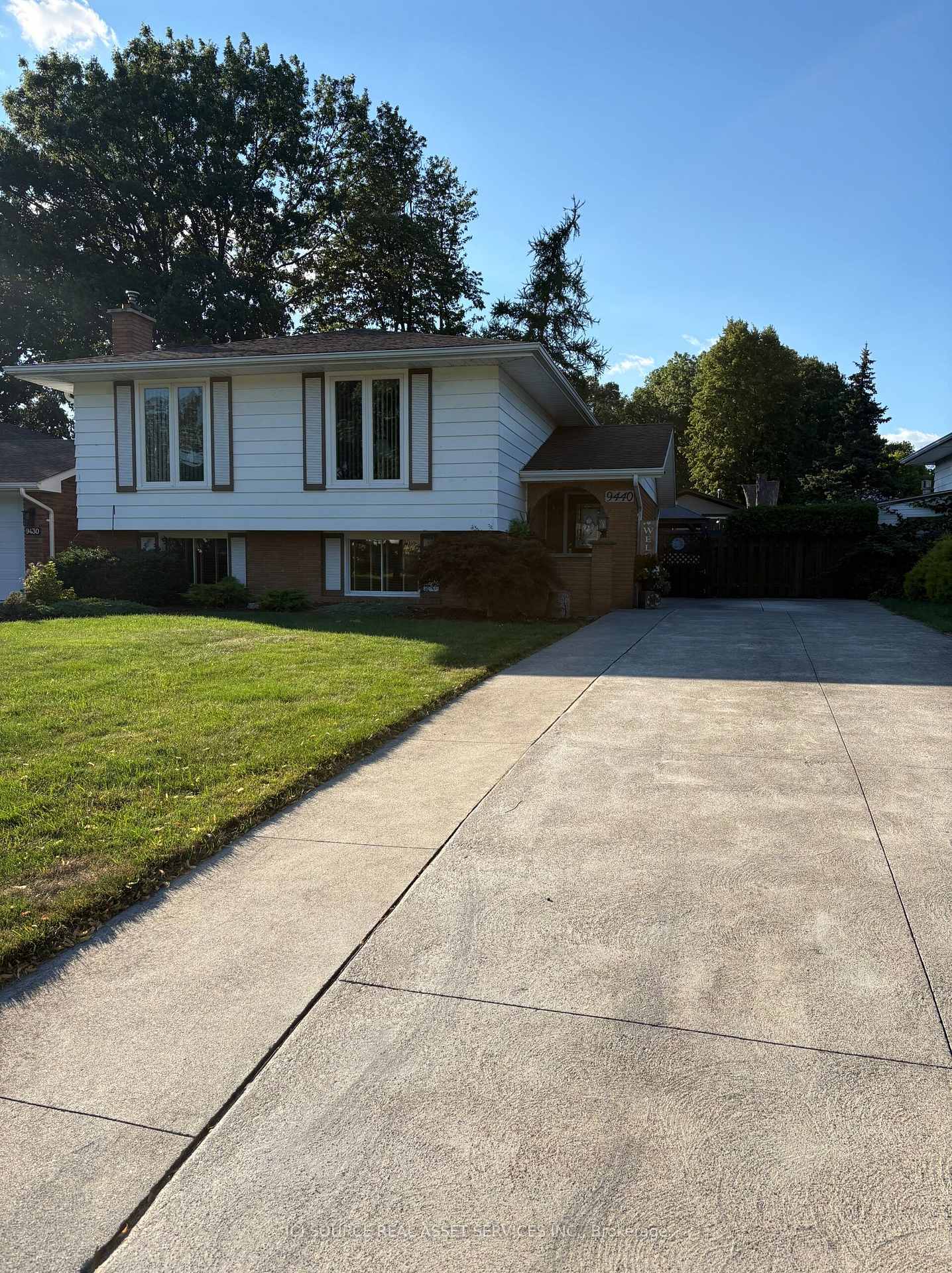 Photo 1 of 9440 Chestnut Drive, Windsor — HOMEH