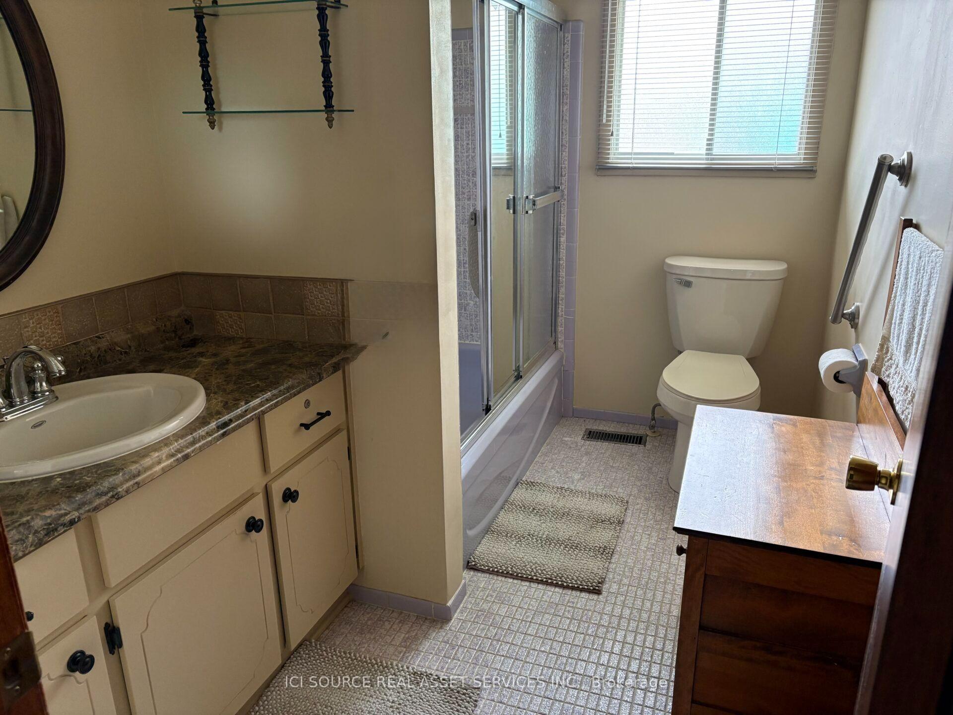 Photo 17 of 9440 Chestnut Drive, Windsor — HOMEH