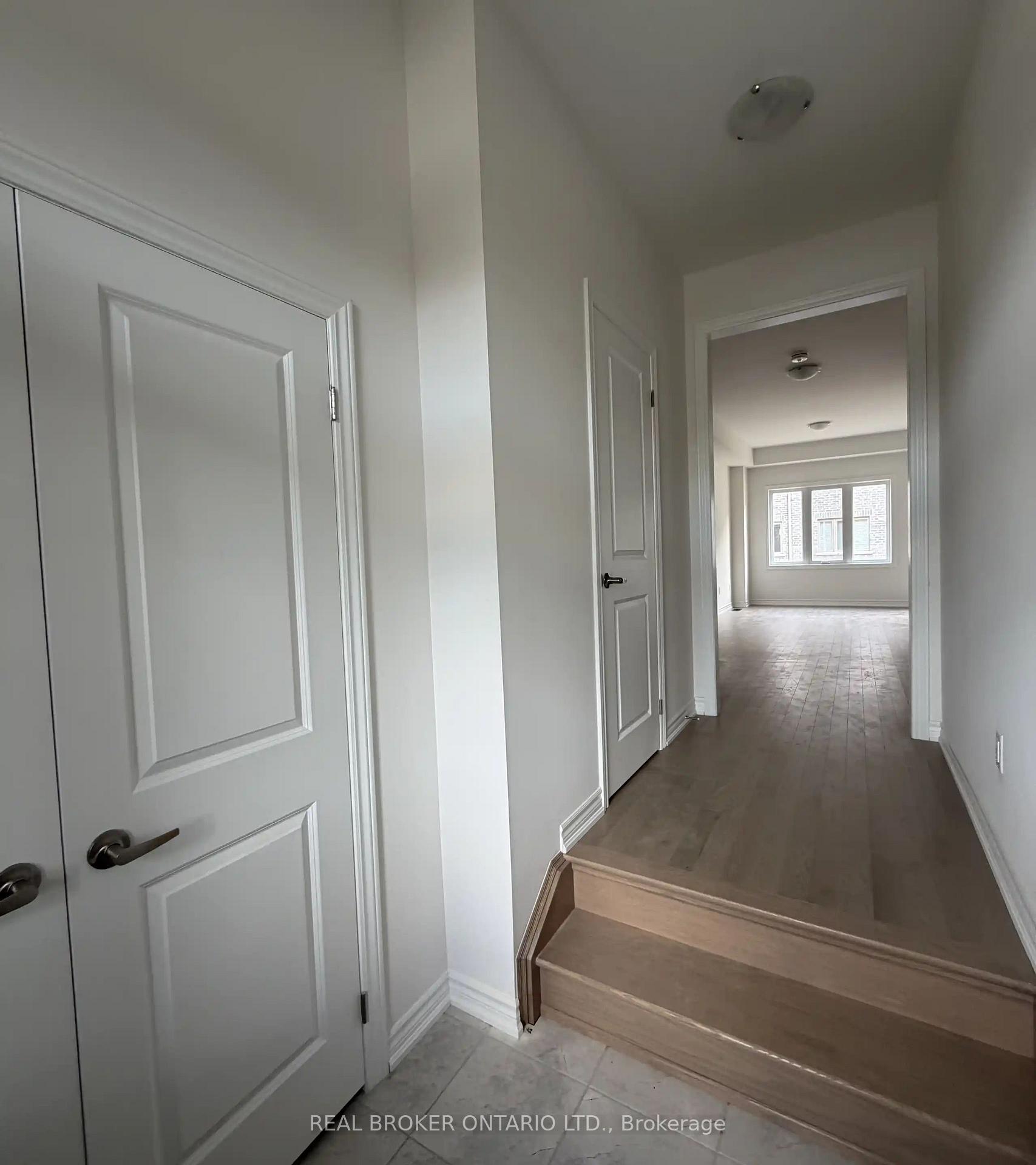 Photo 2 of 22 Brethet Heights, New Tecumseth, Beeton — HOMEH