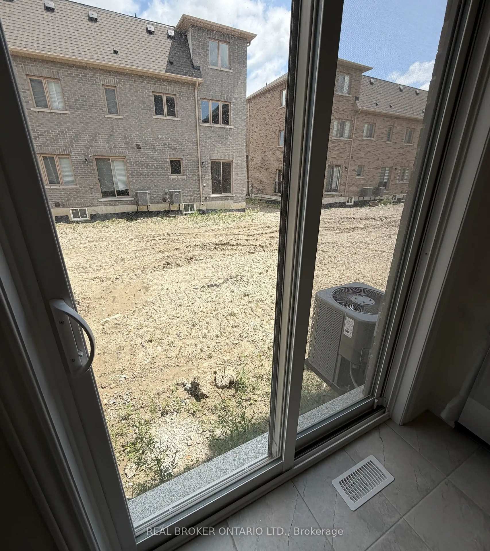 Photo 7 of 22 Brethet Heights, New Tecumseth, Beeton — HOMEH