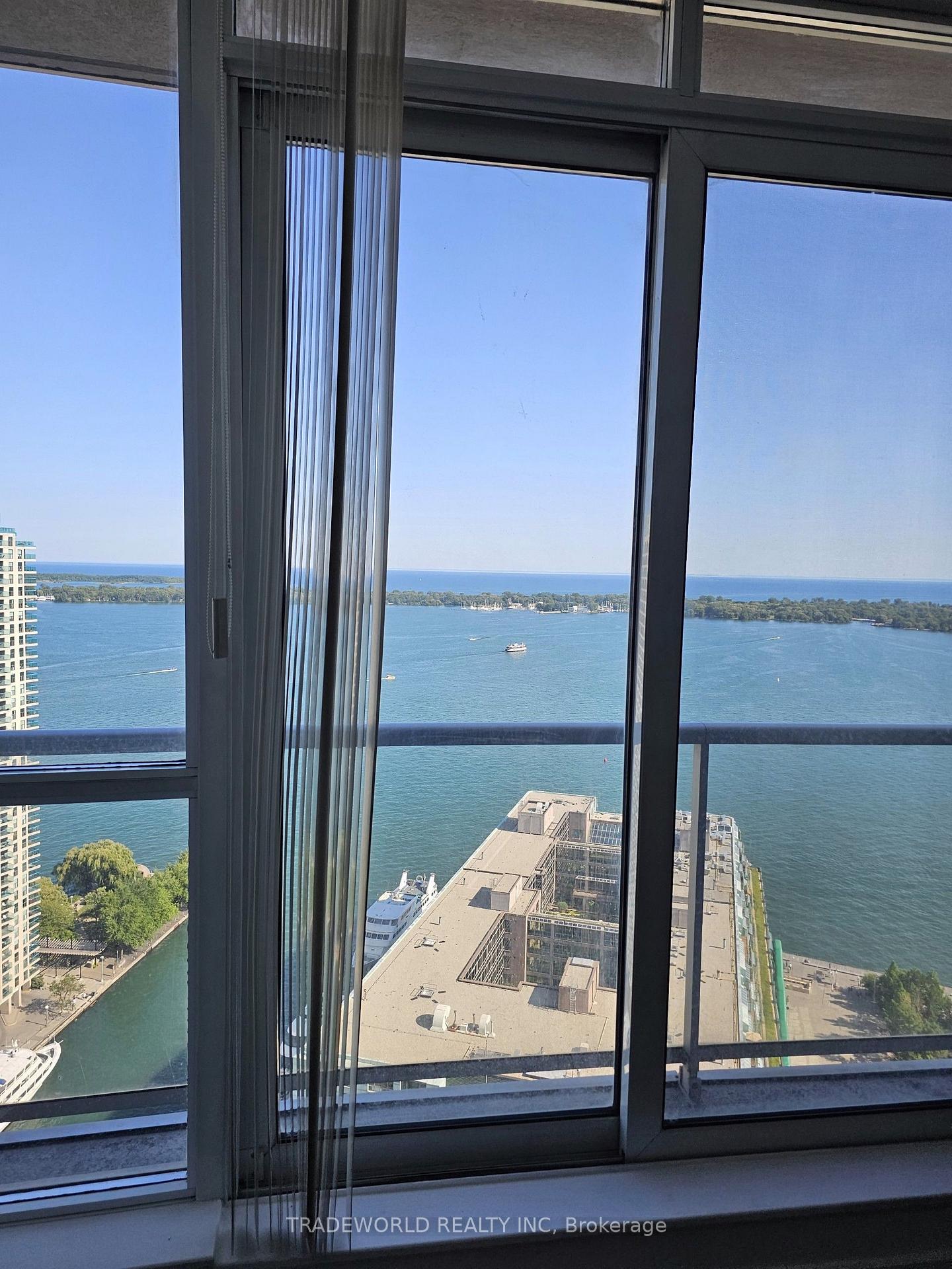 Photo 4 of Unit 3505, 208 Queens Quay W, Toronto, Waterfront Communities — HOMEH