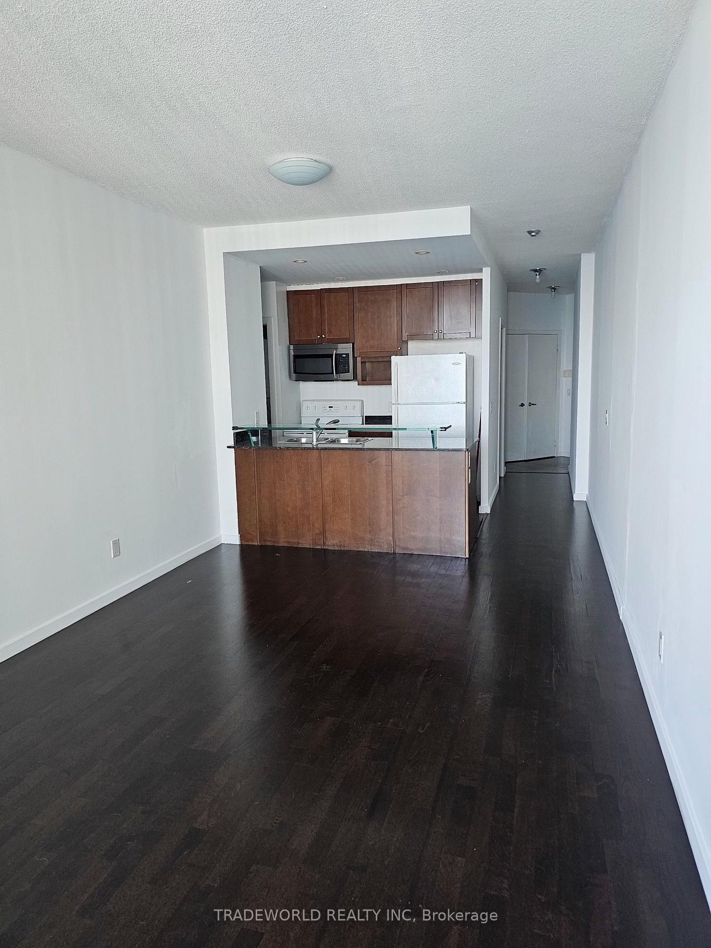Photo 6 of Unit 3505, 208 Queens Quay W, Toronto, Waterfront Communities — HOMEH