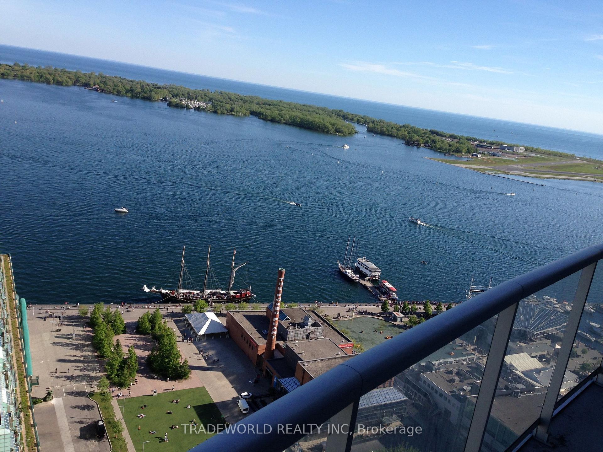 Photo 13 of Unit 3505, 208 Queens Quay W, Toronto, Waterfront Communities — HOMEH