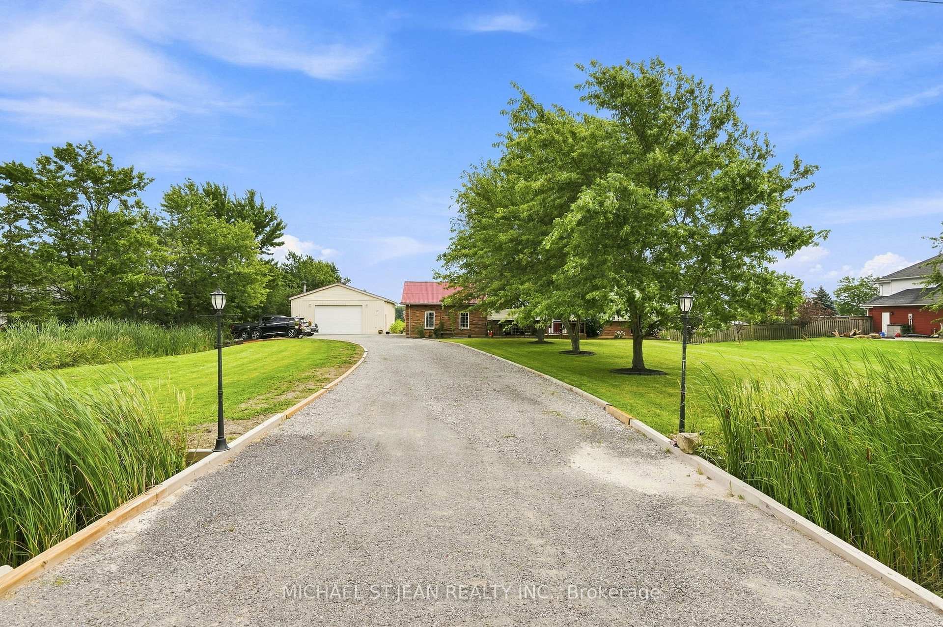 Photo 6 of 3557 Grimsby Road, Grimsby, Grimsby Escarpment — HOMEH