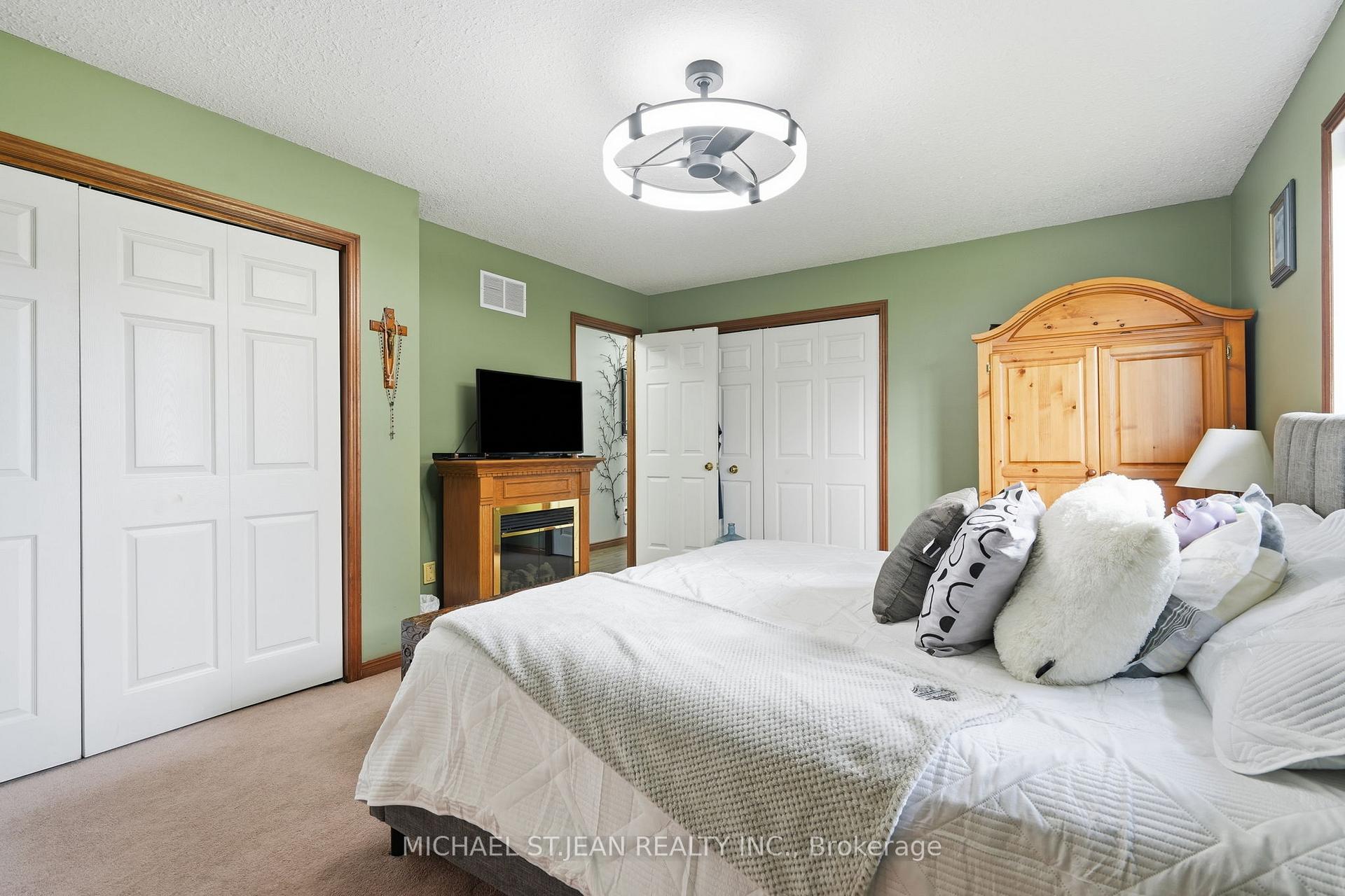 Photo 19 of 3557 Grimsby Road, Grimsby, Grimsby Escarpment — HOMEH
