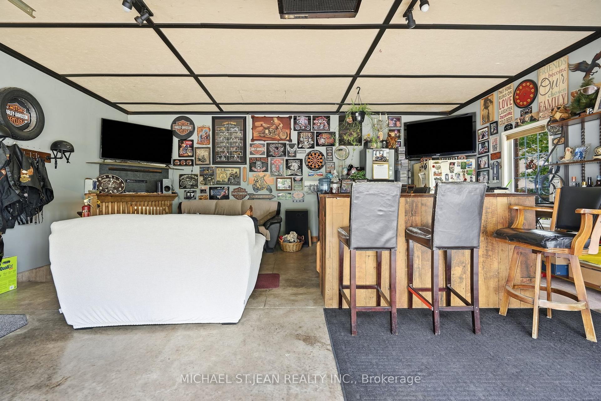 Photo 24 of 3557 Grimsby Road, Grimsby, Grimsby Escarpment — HOMEH