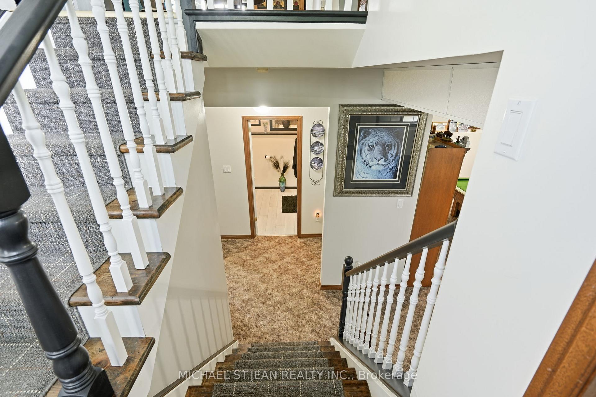 Photo 27 of 3557 Grimsby Road, Grimsby, Grimsby Escarpment — HOMEH