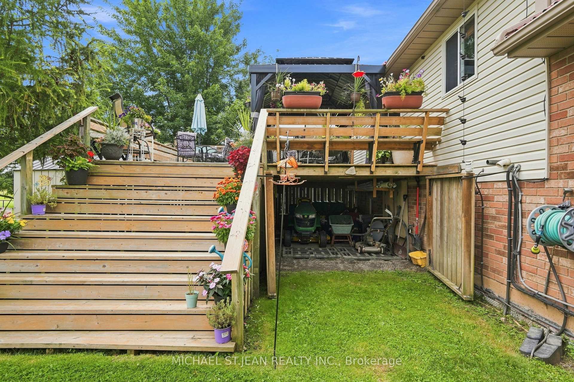 Photo 40 of 3557 Grimsby Road, Grimsby, Grimsby Escarpment — HOMEH