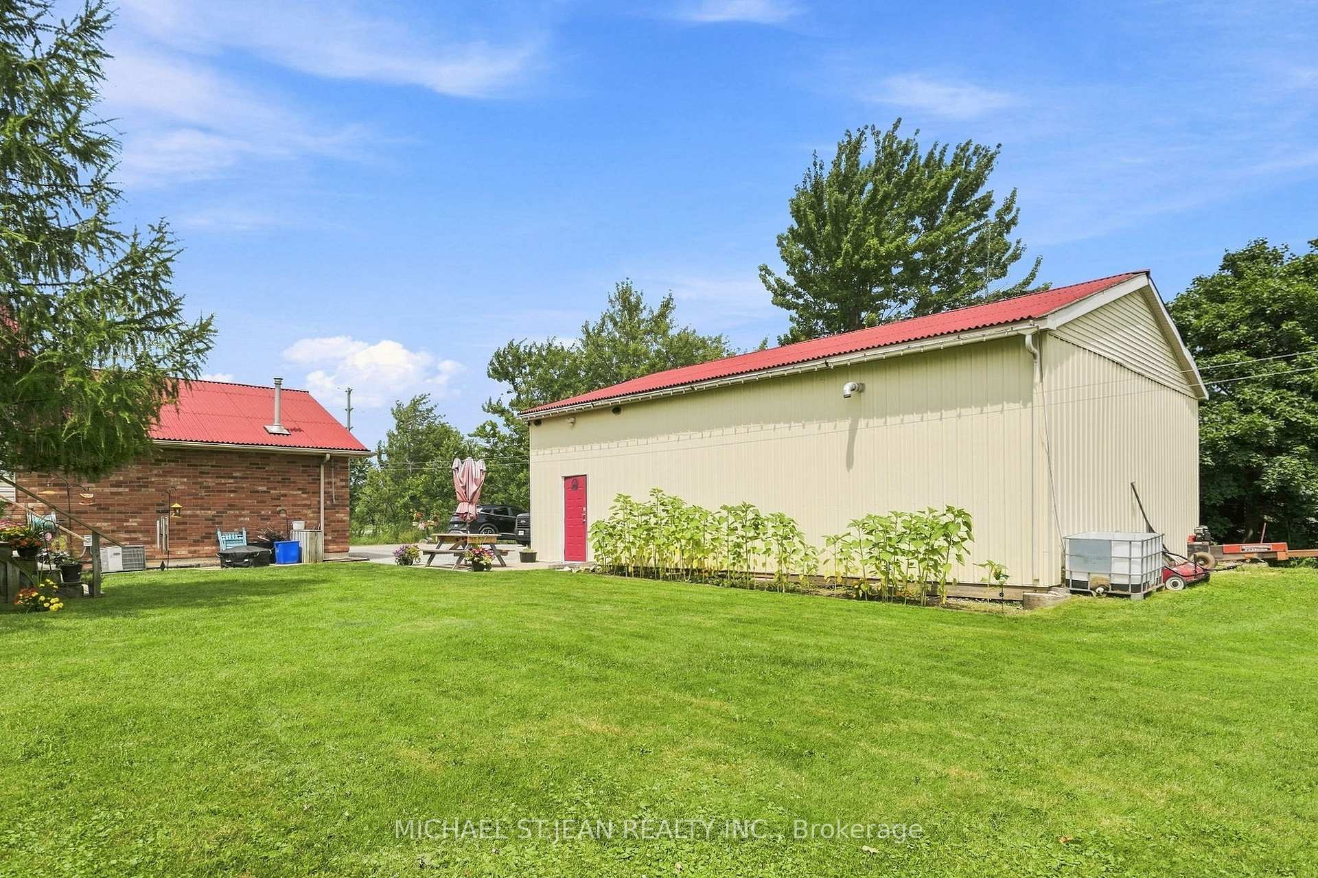 Photo 44 of 3557 Grimsby Road, Grimsby, Grimsby Escarpment — HOMEH