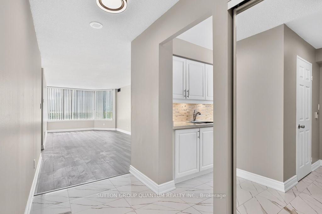 Photo 3 of Unit 709, 3605 Kariya Drive, Mississauga, City Centre — HOMEH