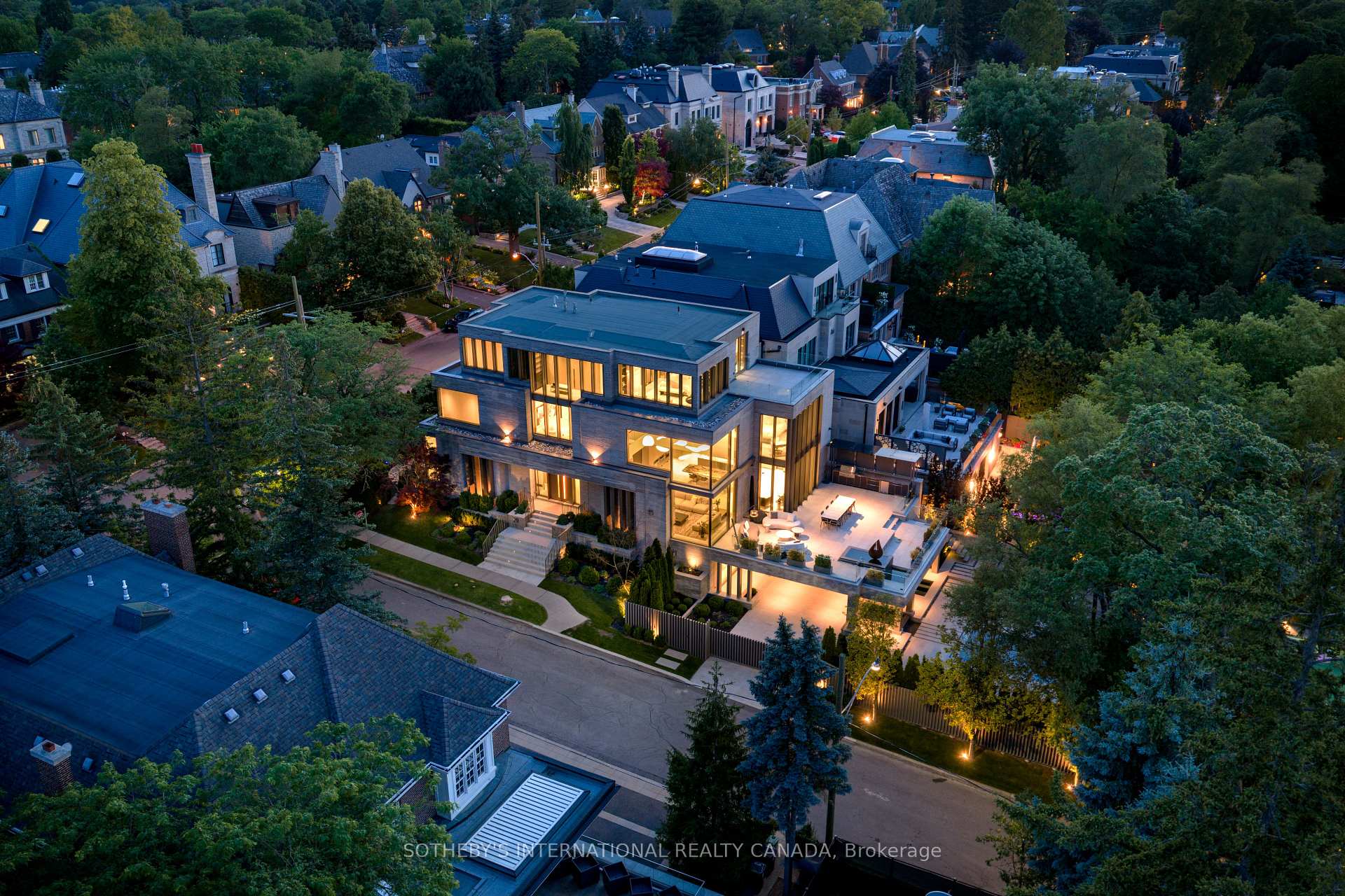 Photo 5 of 211 Dunvegan Road, Toronto, Forest Hill South — HOMEH