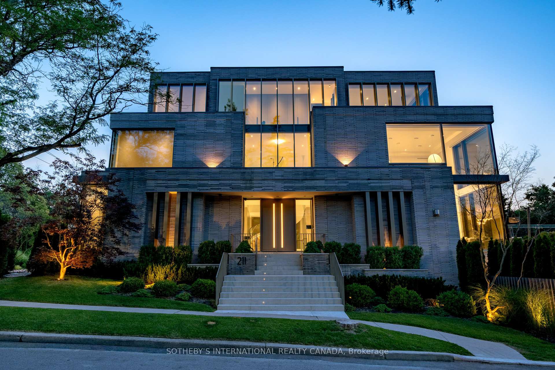 Photo 54 of 211 Dunvegan Road, Toronto, Forest Hill South — HOMEH