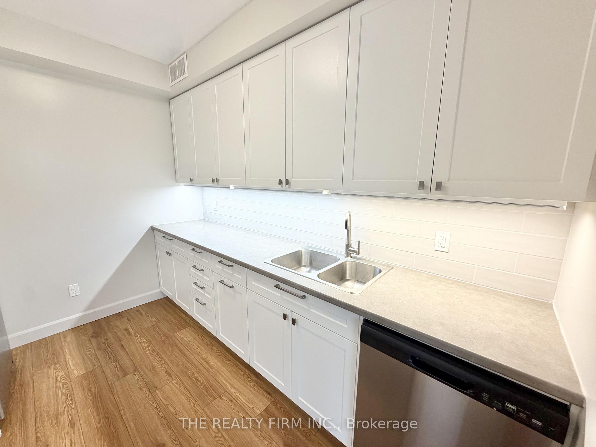 Photo 6 of Unit 801, 10 Beechwood Place, London, South F — HOMEH