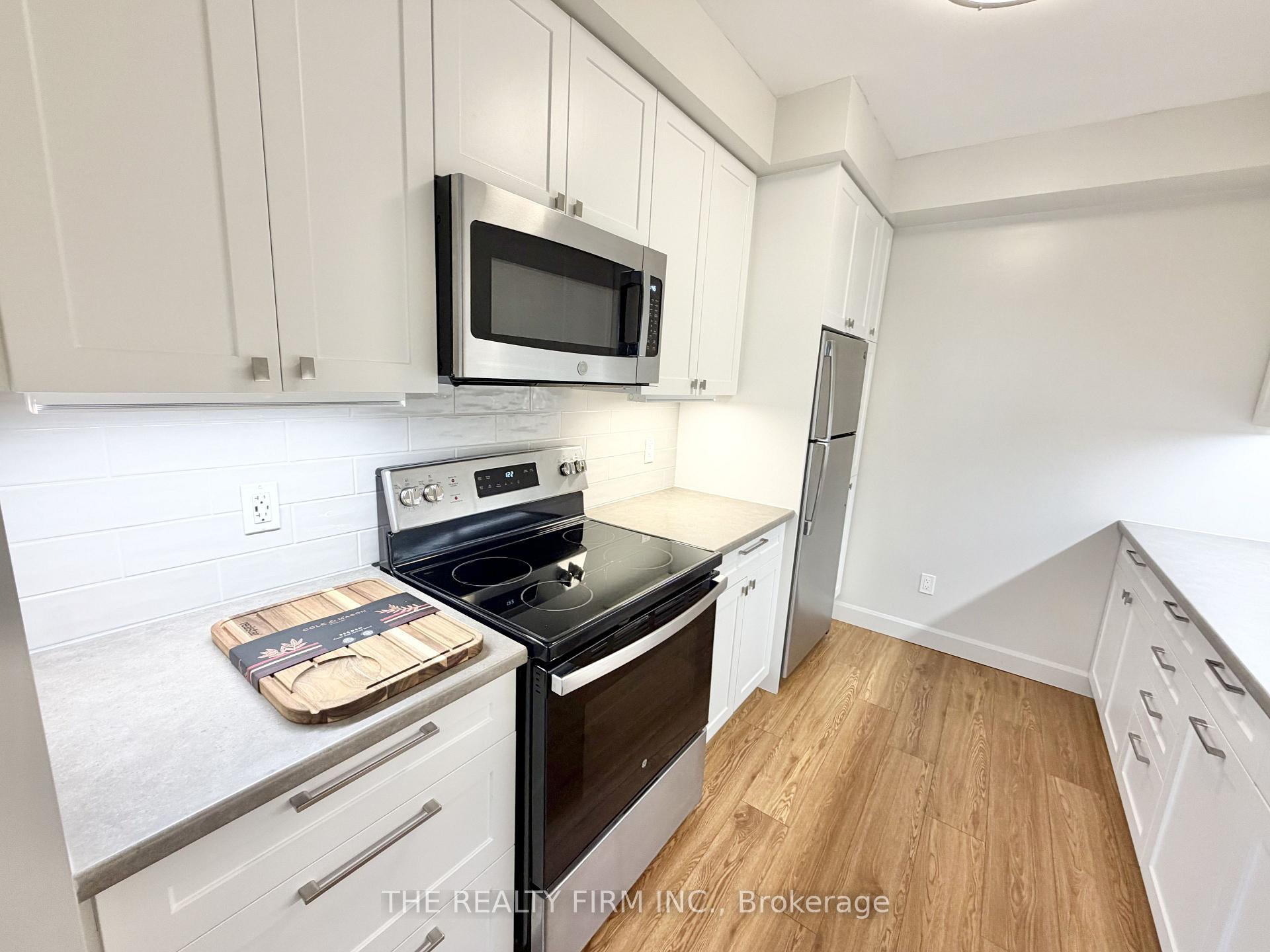Photo 7 of Unit 801, 10 Beechwood Place, London, South F — HOMEH
