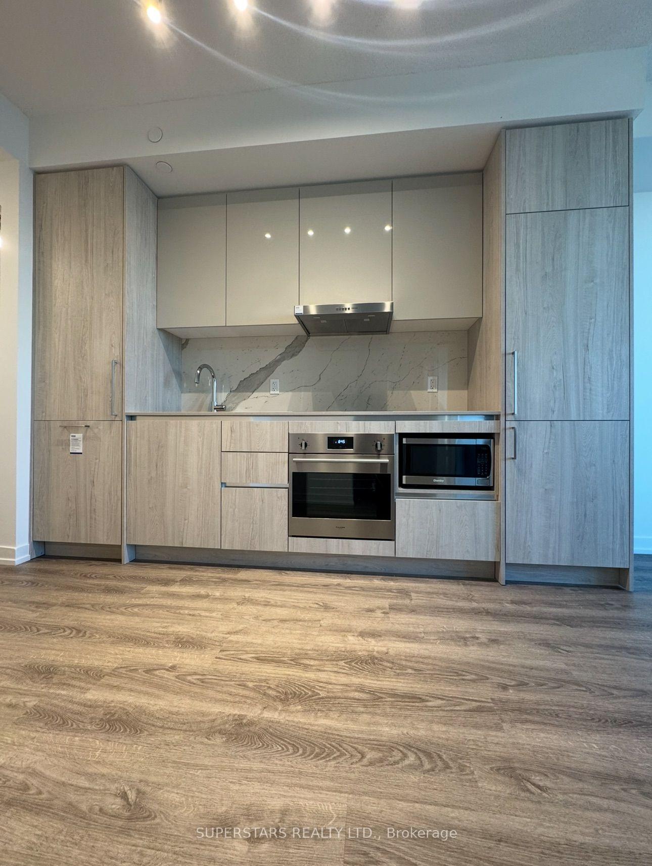 Photo 4 of Unit 4517, 195 Commerce Street, Vaughan, Vaughan Corporate Centre — HOMEH