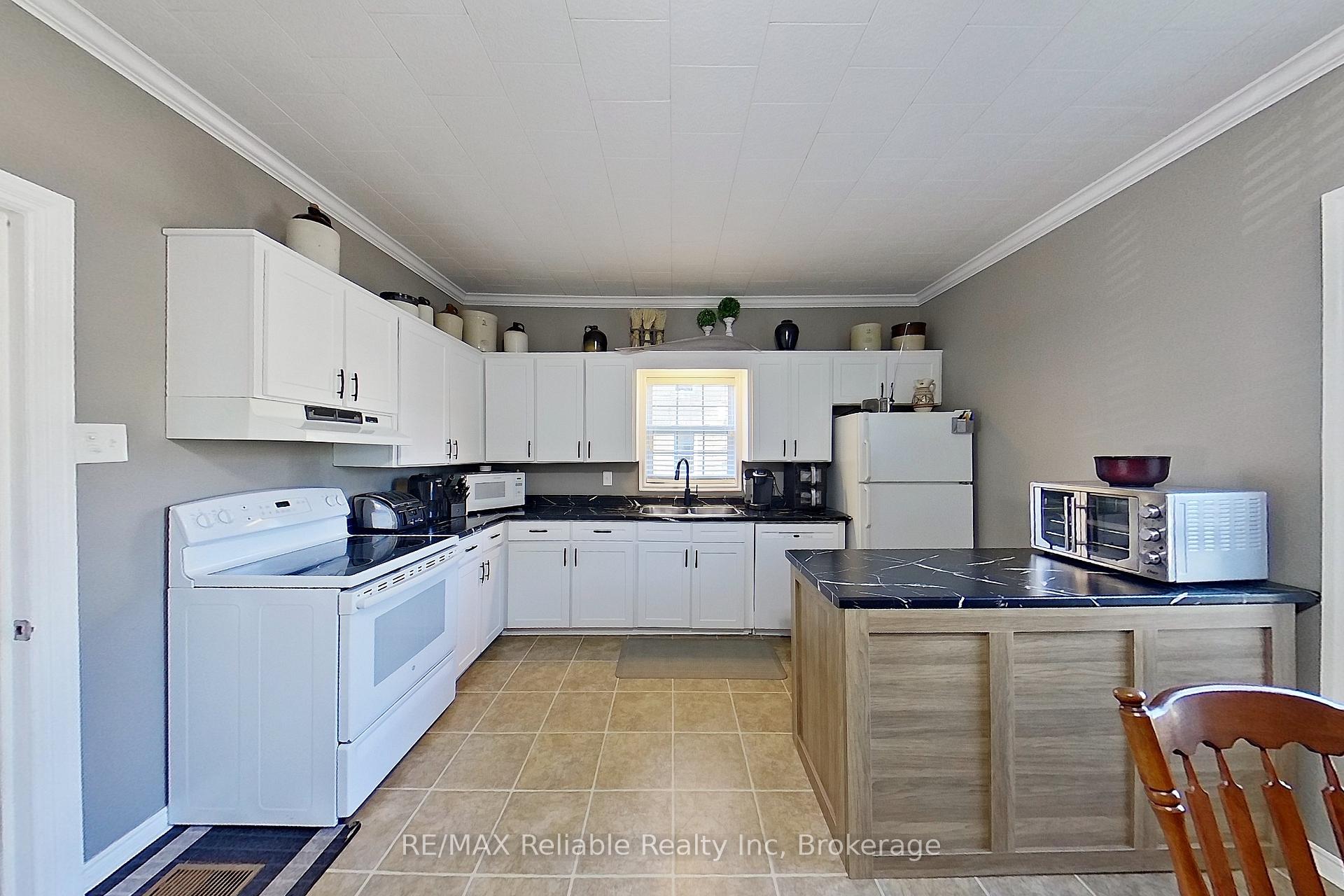 Photo 5 of 91 King Street, Bluewater, Hensall — HOMEH