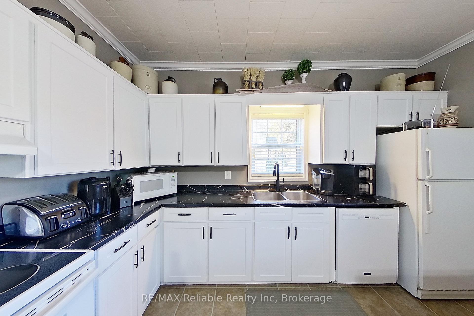 Photo 6 of 91 King Street, Bluewater, Hensall — HOMEH