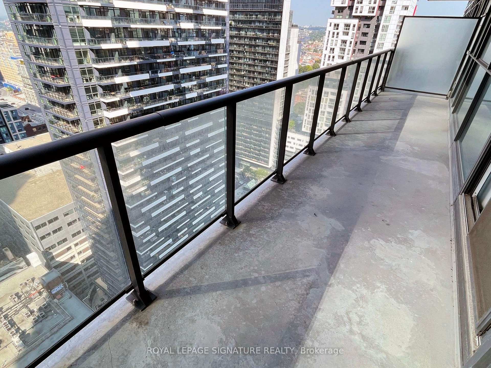 Photo 15 of Unit 2601, 290 Adelaide Street W, Toronto, Waterfront Communities — HOMEH